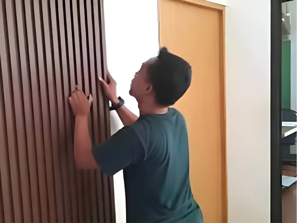 Kontraktor pemasangan wallpanel